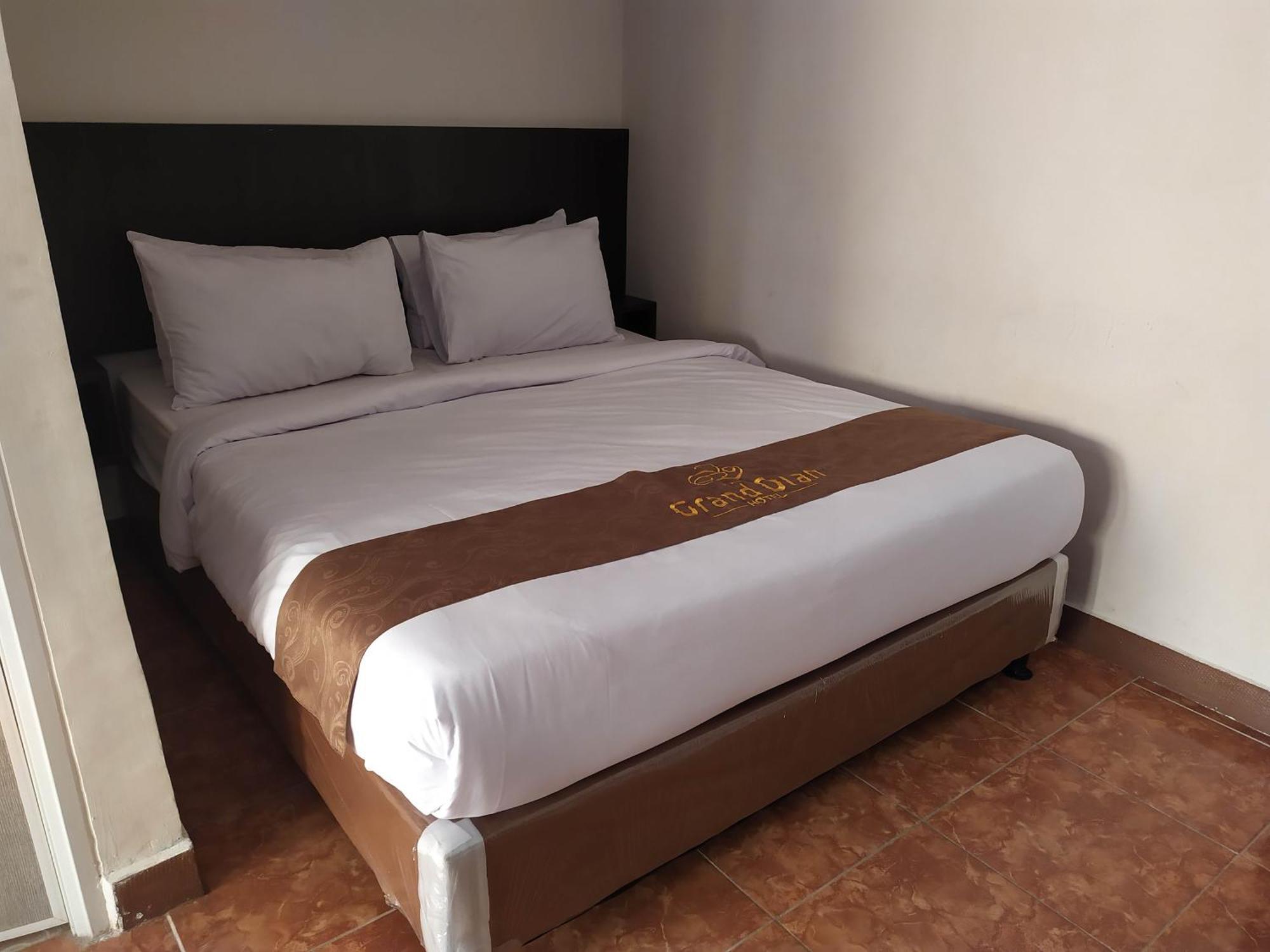 Grand Dian Hotel Guci Tegal  Exterior photo